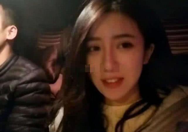 重庆妹儿吃瓜直播,麻辣鲜香，揭秘网红美食背后的故事